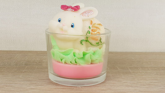 Bougie artisanale en cire de soja naturelle – “Lapinette” – Parfum de Grasse, Collection Pâques/ Printemps