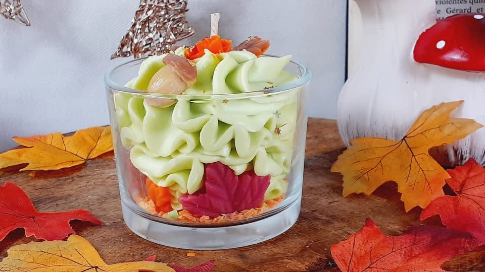 Forêt des petits rêves - Béryl, le petit ours d’Automne - Bougie artisanale parfumée 🧸©️