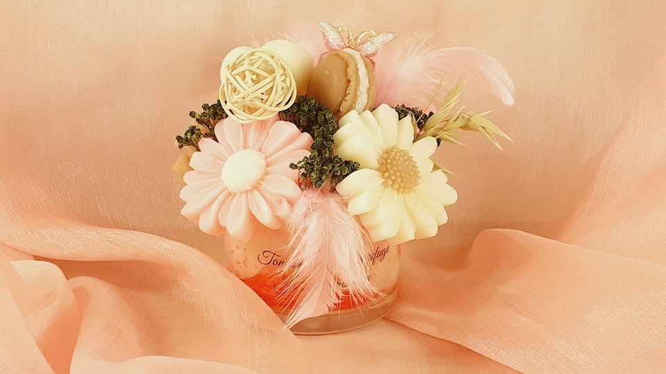 Bouquet de coeur -Bougie bouquet et fondants artisanaux à la cire de soja et d’olive naturelle